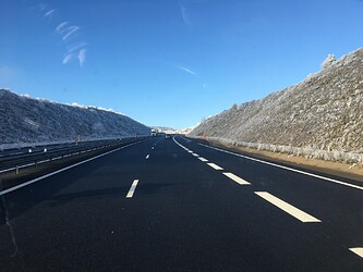 Autobahn-Schnee
