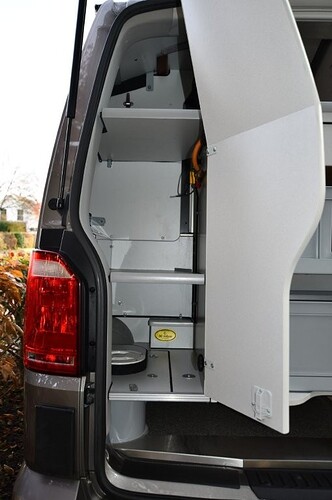 Heckschrank links mit Gasfach